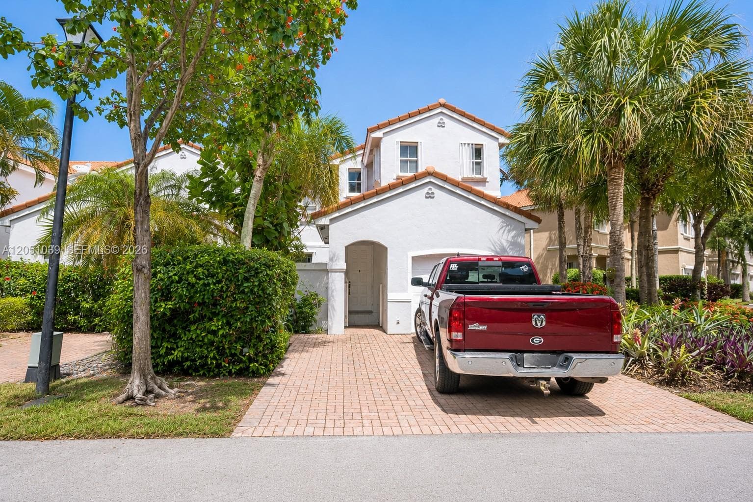 1115 Weeping Willow Way, Hollywood FL 33019 photo 2