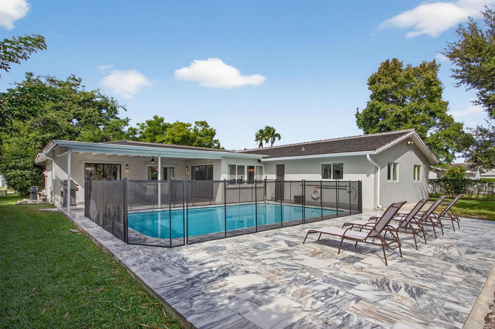 2421 NW 114th Avenue, Coral Springs FL 33065 photo 2