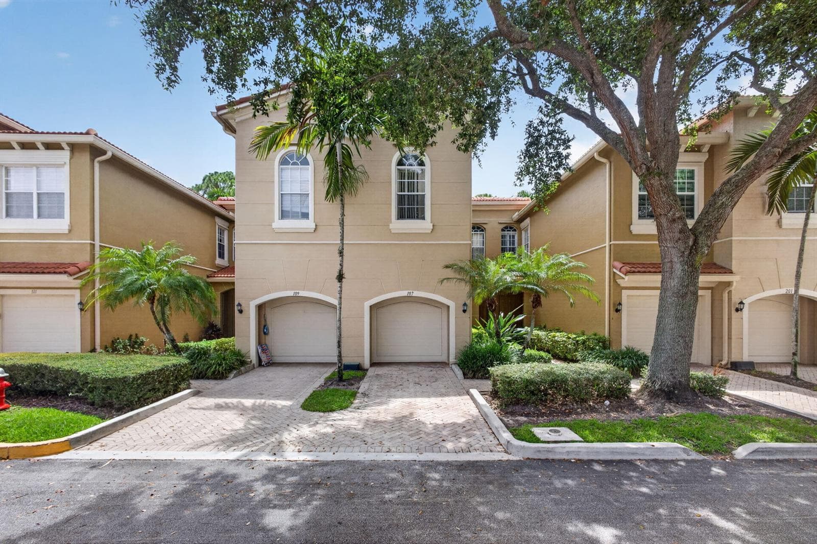 4991 Bonsai Circle # 107, Palm Beach Gardens FL 33418