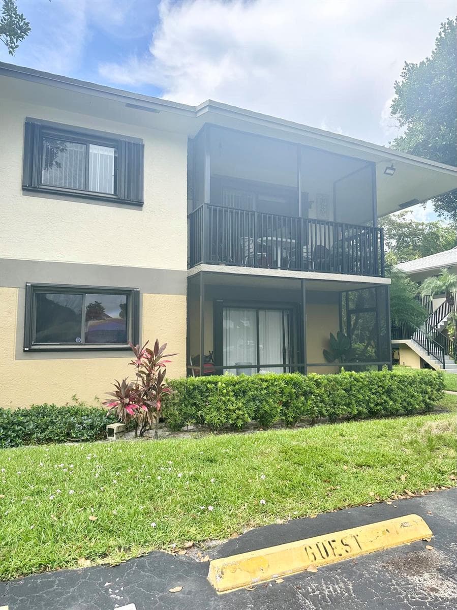 588 Trace Circle # 211, Deerfield Beach FL 33441 photo 3