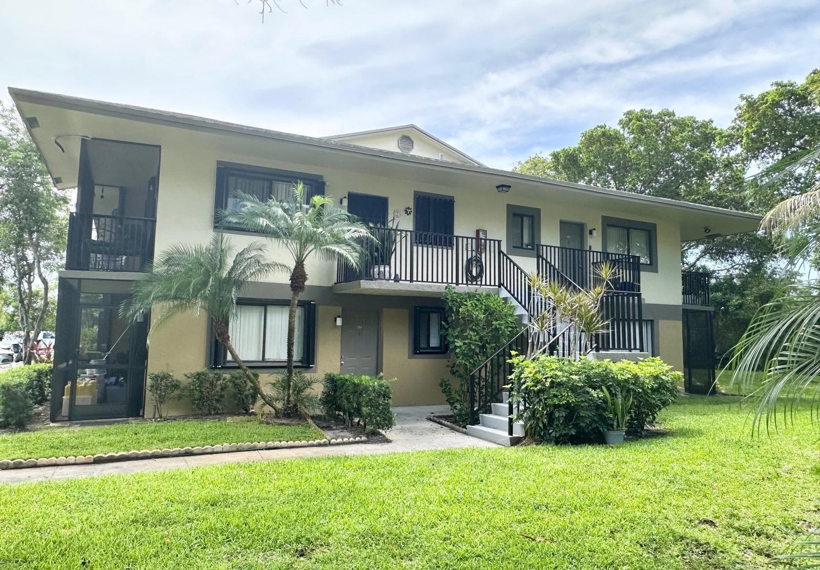 588 Trace Circle # 211, Deerfield Beach FL 33441