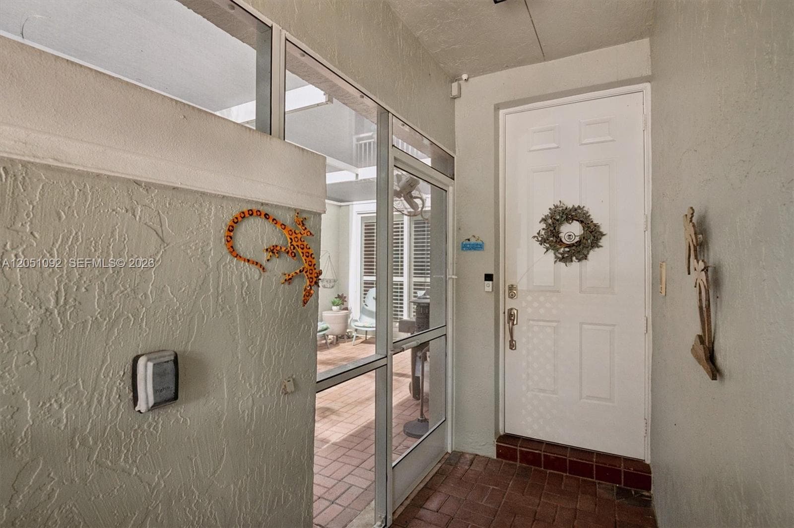 1140 Weeping Willow Way, Hollywood FL 33019 photo 2