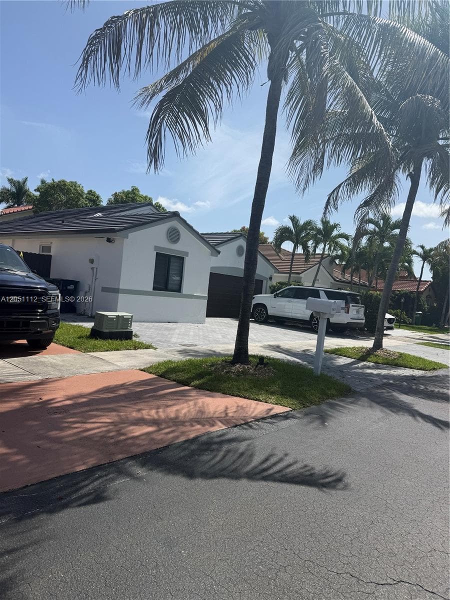 15921 SW 82 ST, Miami FL 33193 photo 3