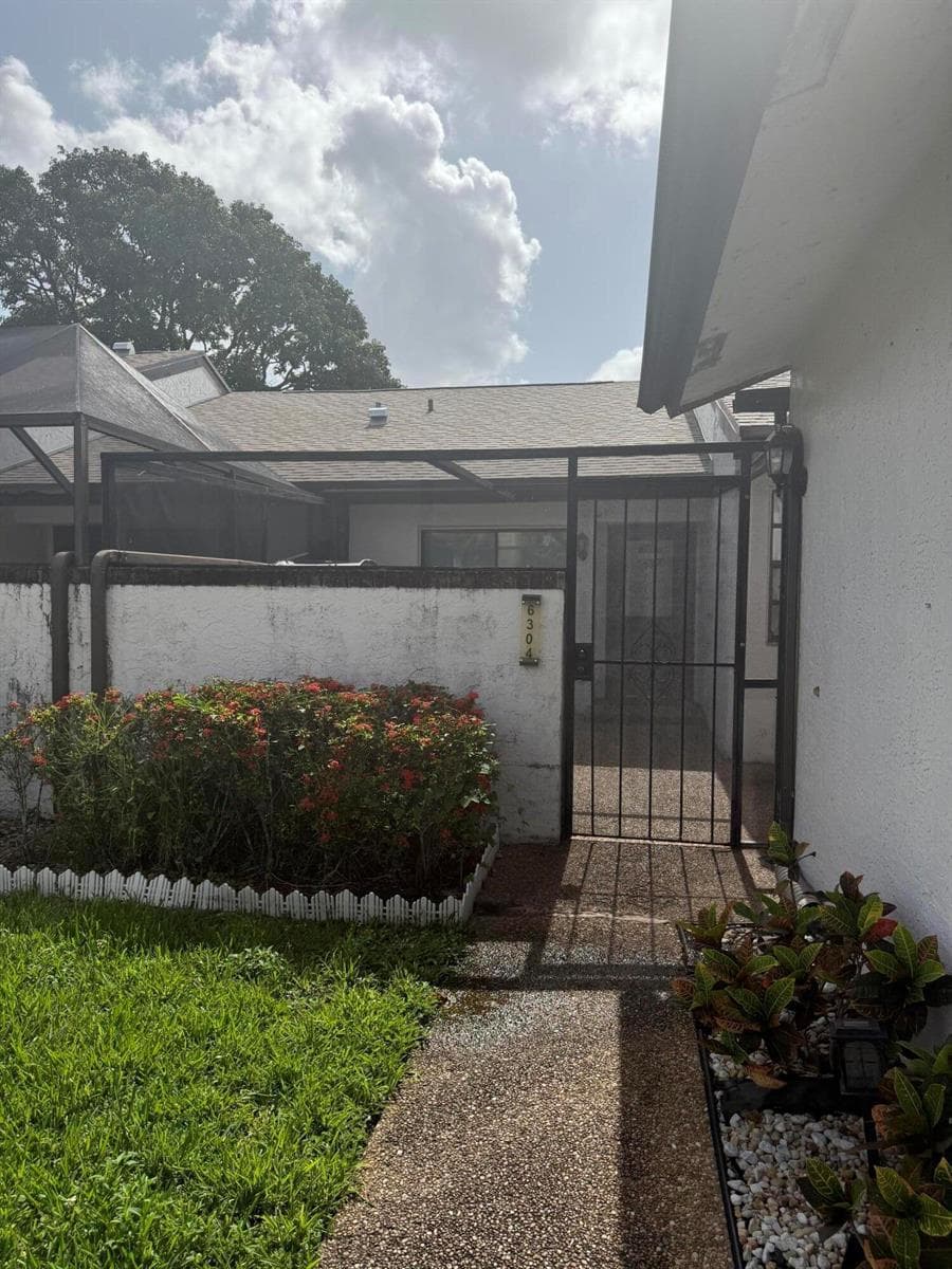 6304 Wedgewood Terrace # B8, Tamarac FL 33321 photo 2