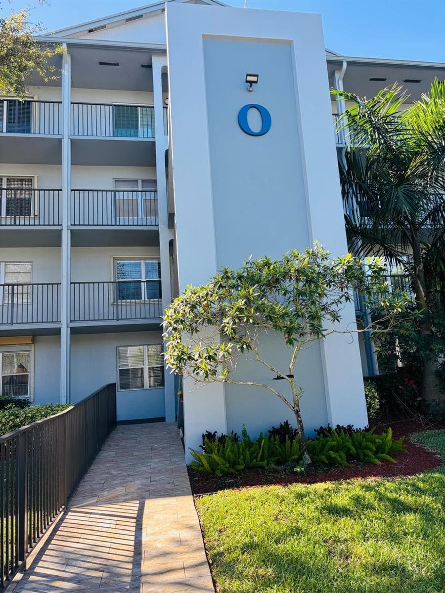 800 SW 125th Way # 112O, Pembroke Pines FL 33027 photo 2