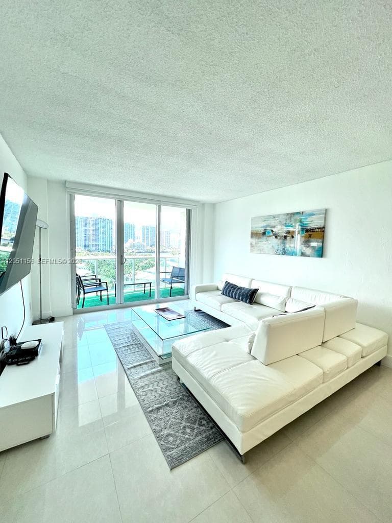 19370 Collins Ave # 918, Sunny Isles Beach FL 33160 photo 3