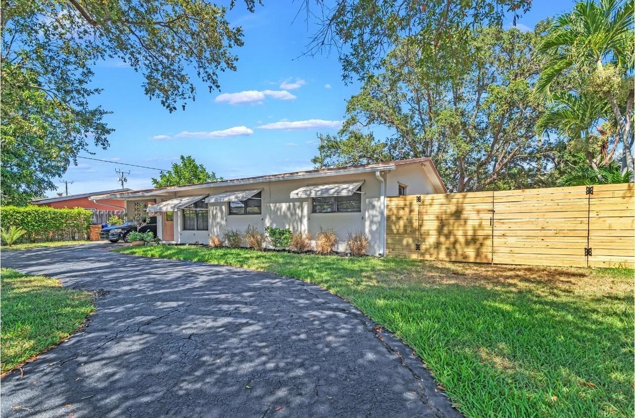 1304 SE 2nd Avenue, Deerfield Beach FL 33441