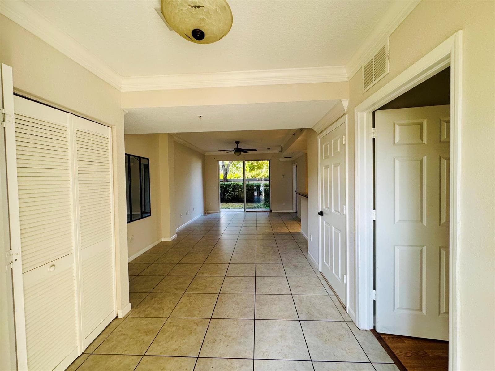 1954 Freeport Lane # 1954, Riviera Beach FL 33404 photo 2