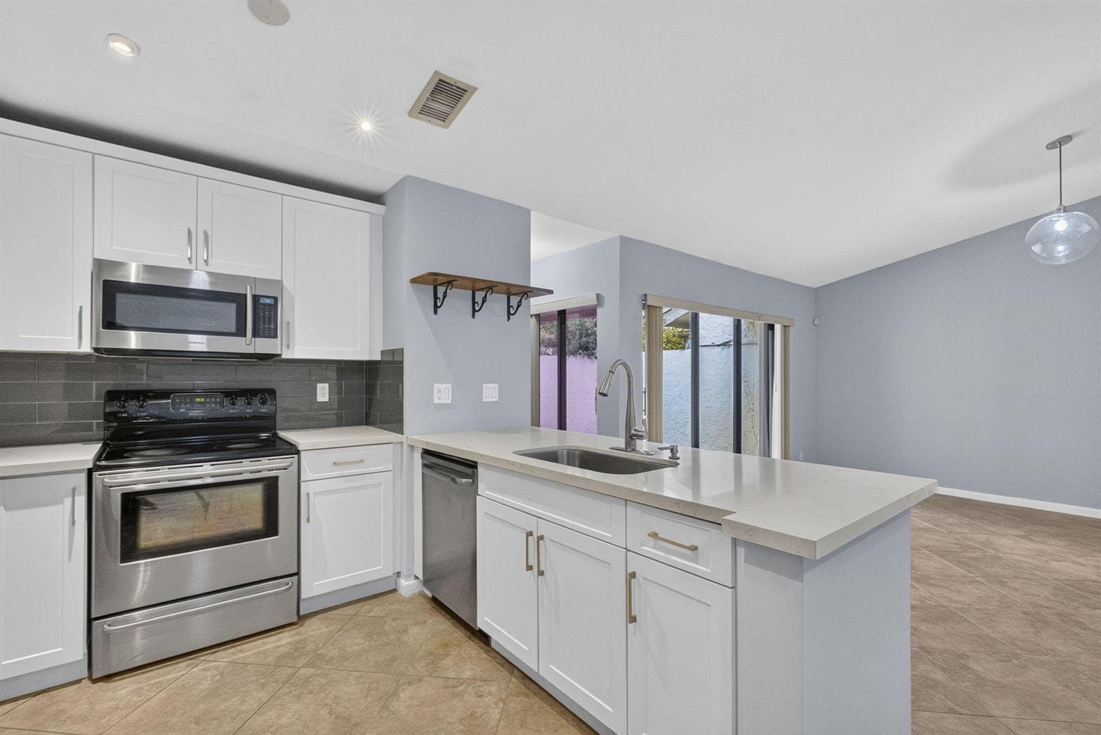 3076 S Oakland Forest Drive # 503, Oakland Park FL 33309 photo 2