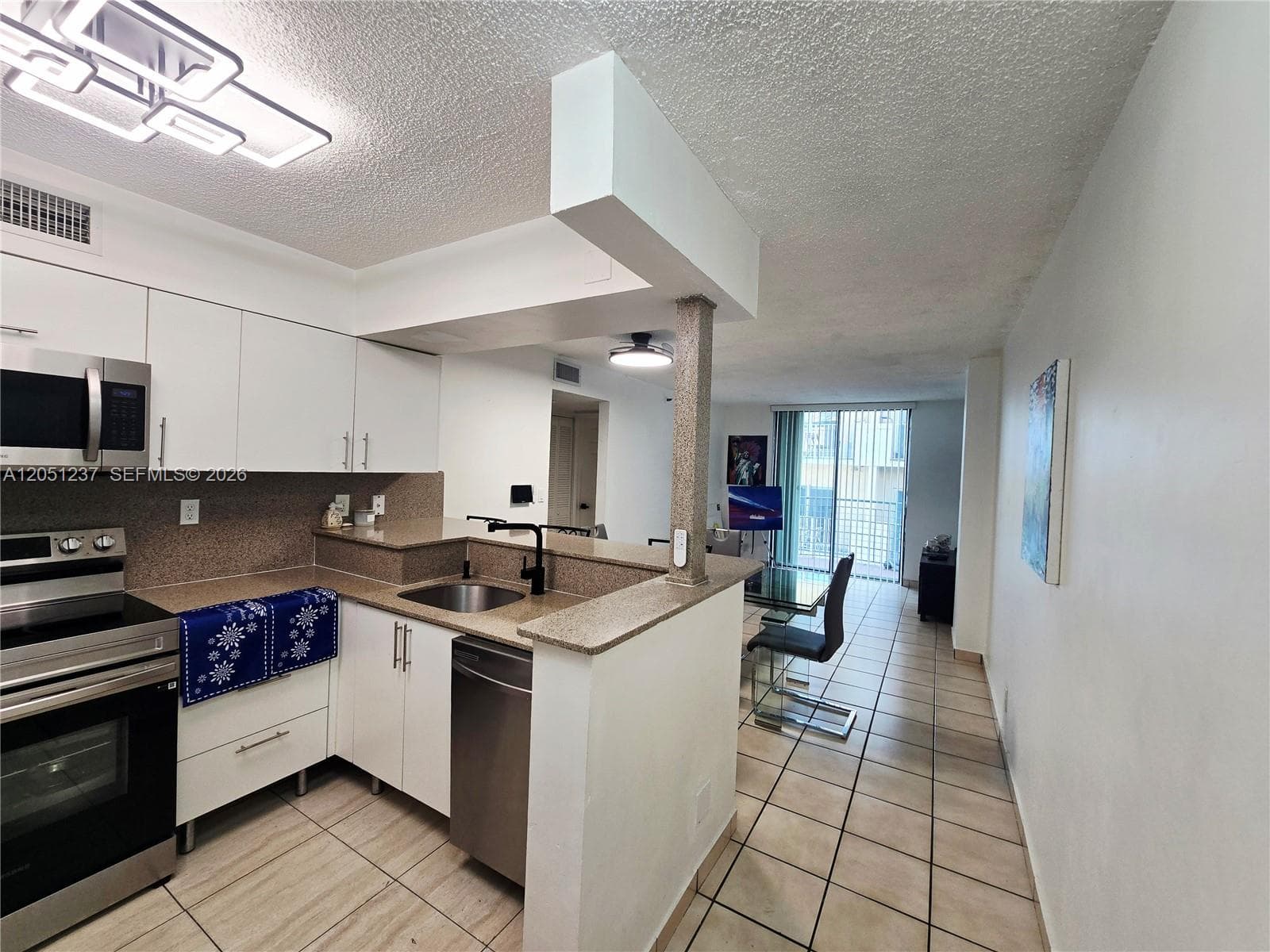 546 SW 1st ST # 607, Miami FL 33130 photo 2