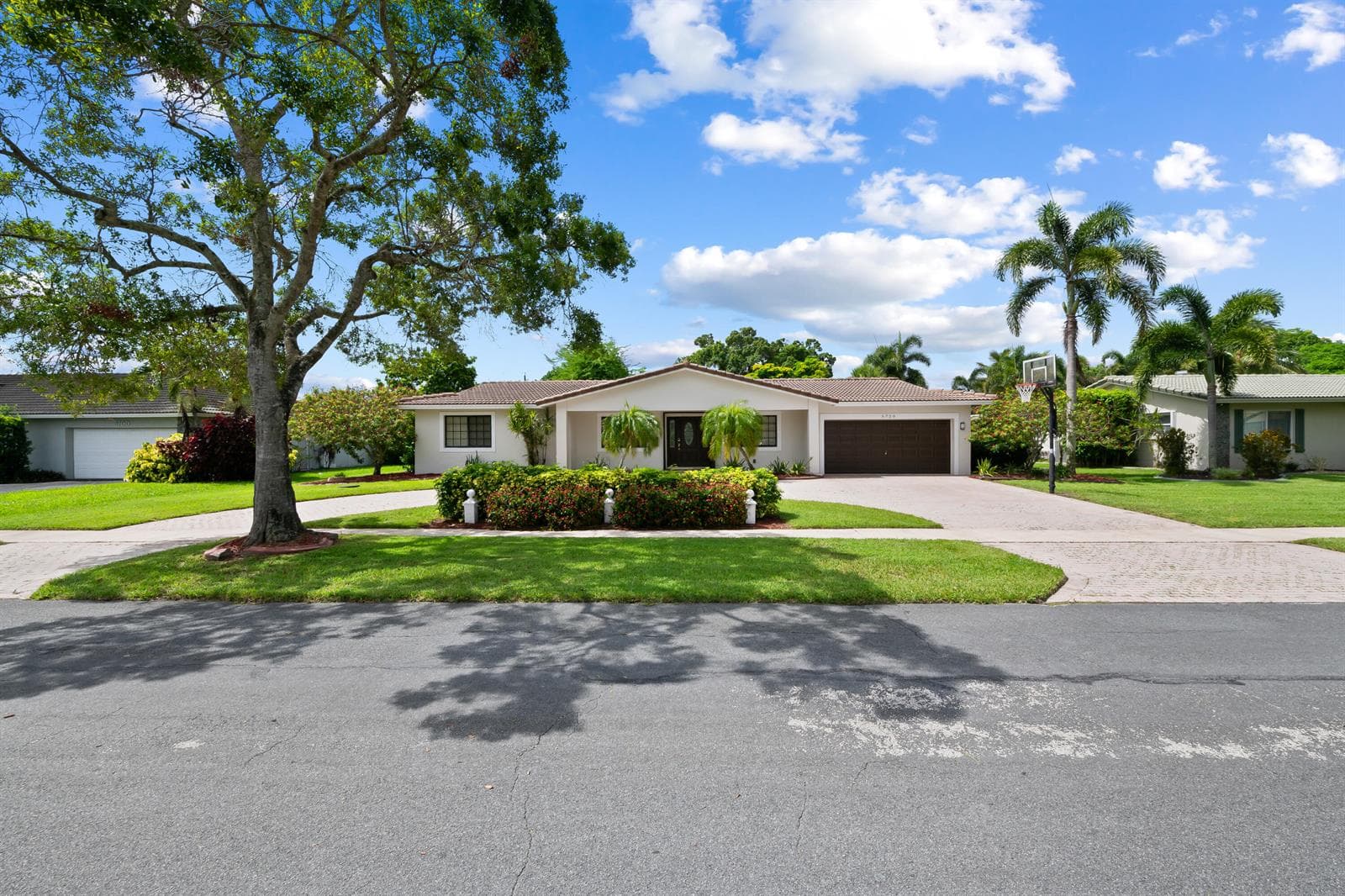 5720 SW 7th Street, Plantation FL 33317