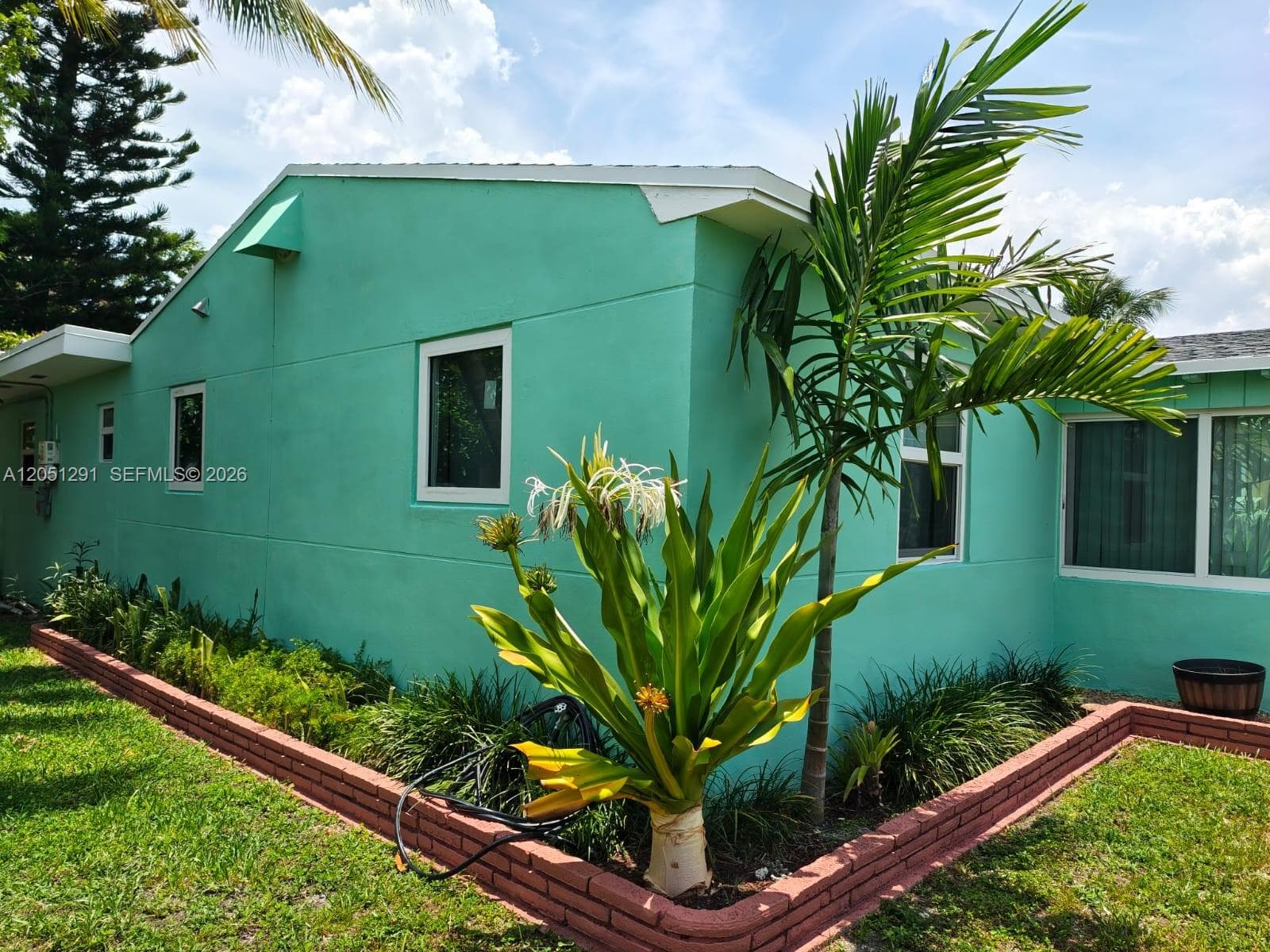 2418 Scott St, Hollywood FL 33020 photo 4