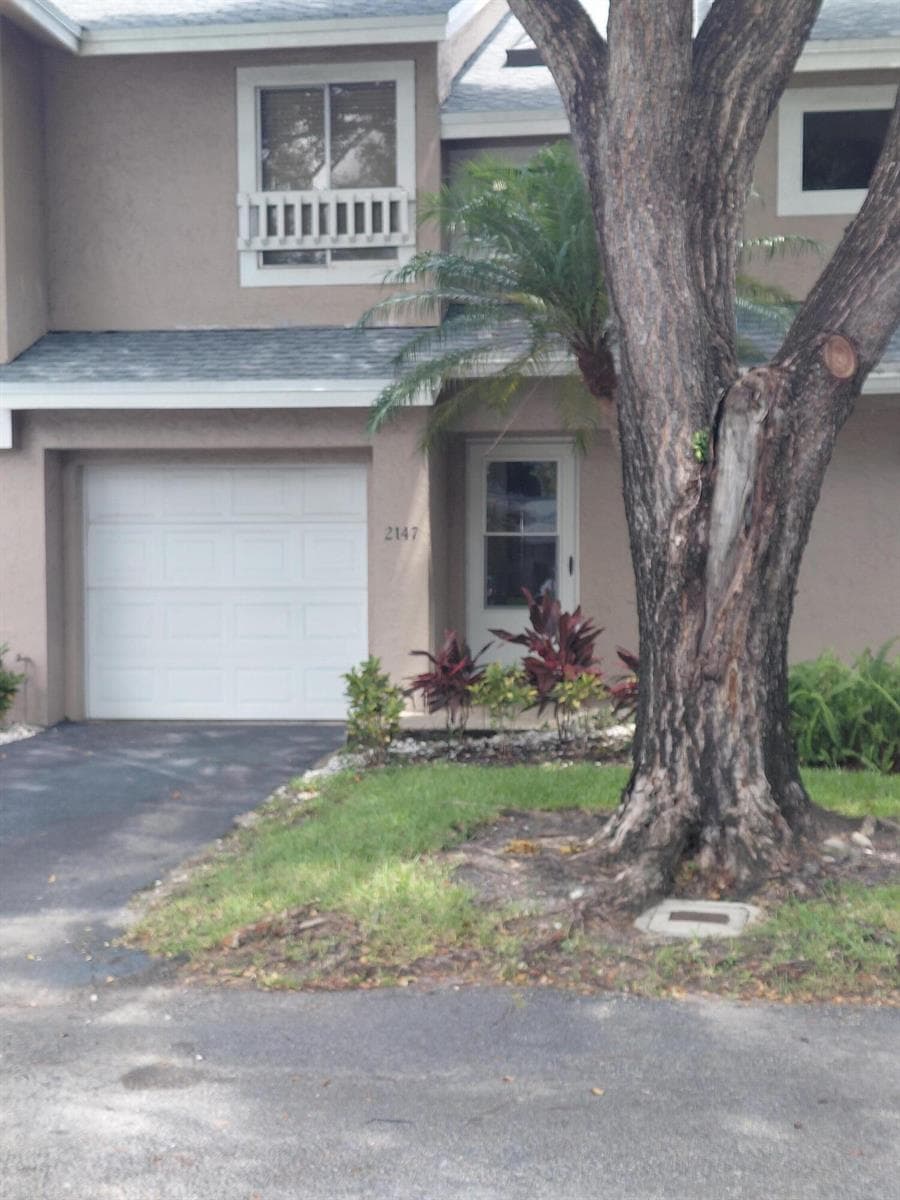 2147 Discovery Circle W, Deerfield Beach FL 33442 photo 2