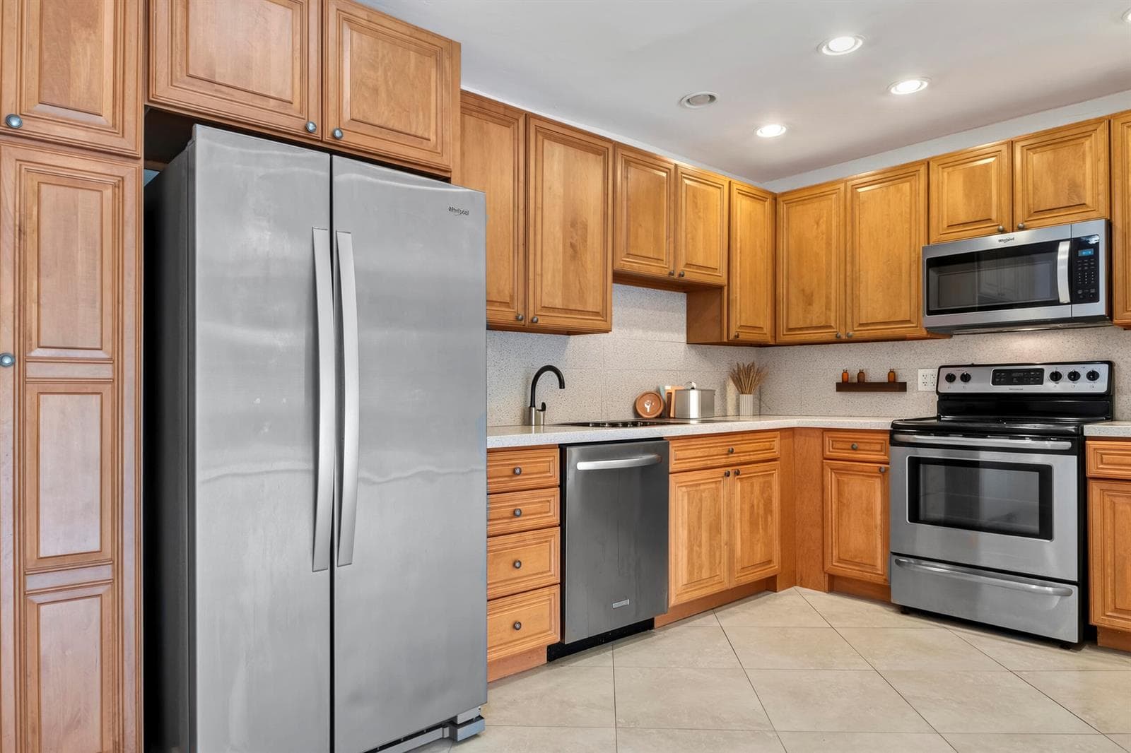 13 Jacaranda Drive # 214, Plantation FL 33324