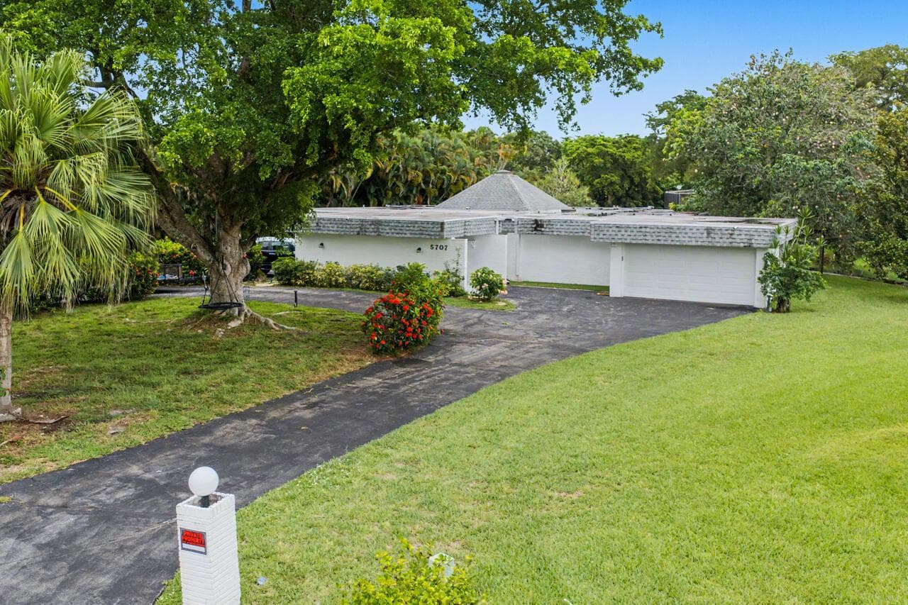 5707 White Hickory Circle, Tamarac FL 33319 photo 2