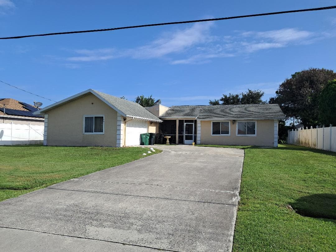 441 SW Todd Avenue, Port St. Lucie FL 34983