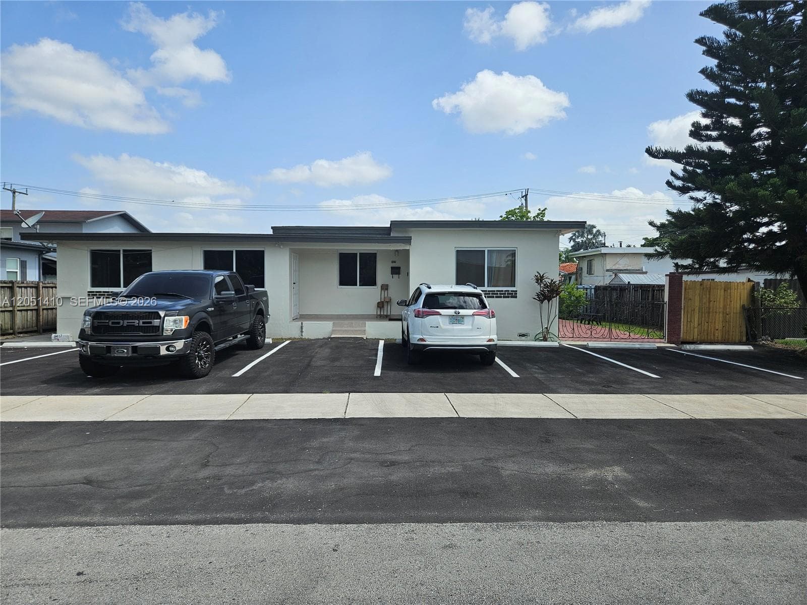 9415 SW 38th St, Miami FL 33165