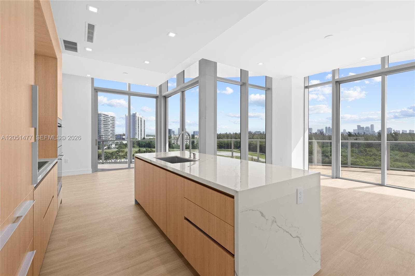 2411 Laguna Cr # 611, Miami FL 33181 photo 5