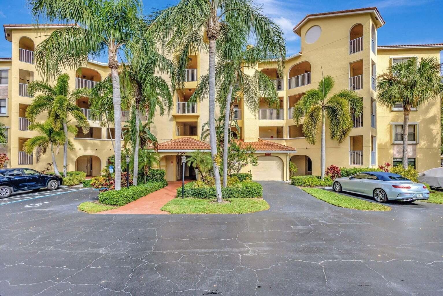 300 Uno Lago Drive # 303, Juno Beach FL 33408 photo 4