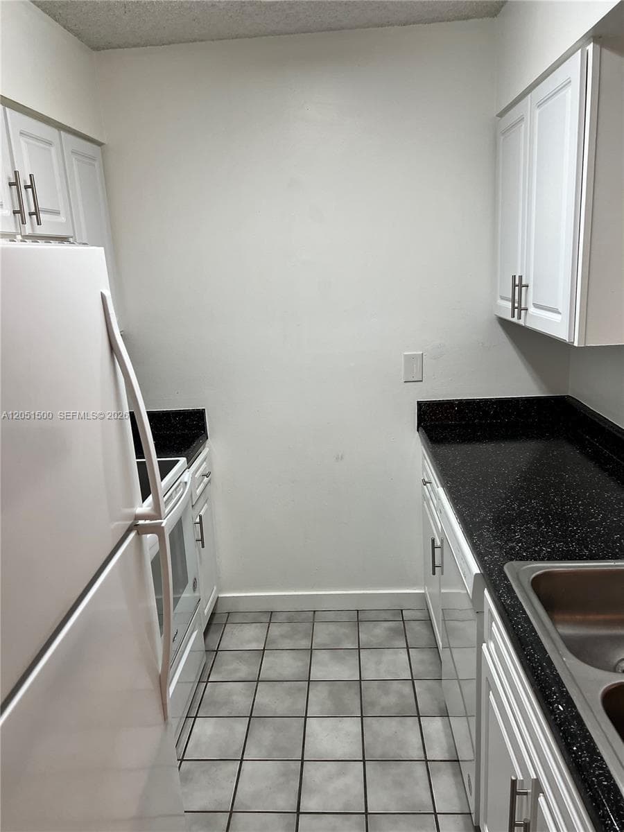 2831 N Oakland Forest Dr # 210, Oakland Park FL 33309 photo 5