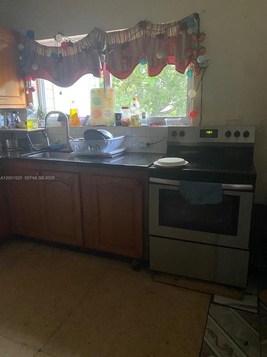 218 SW 10th Ave, Miami FL 33130 photo 3