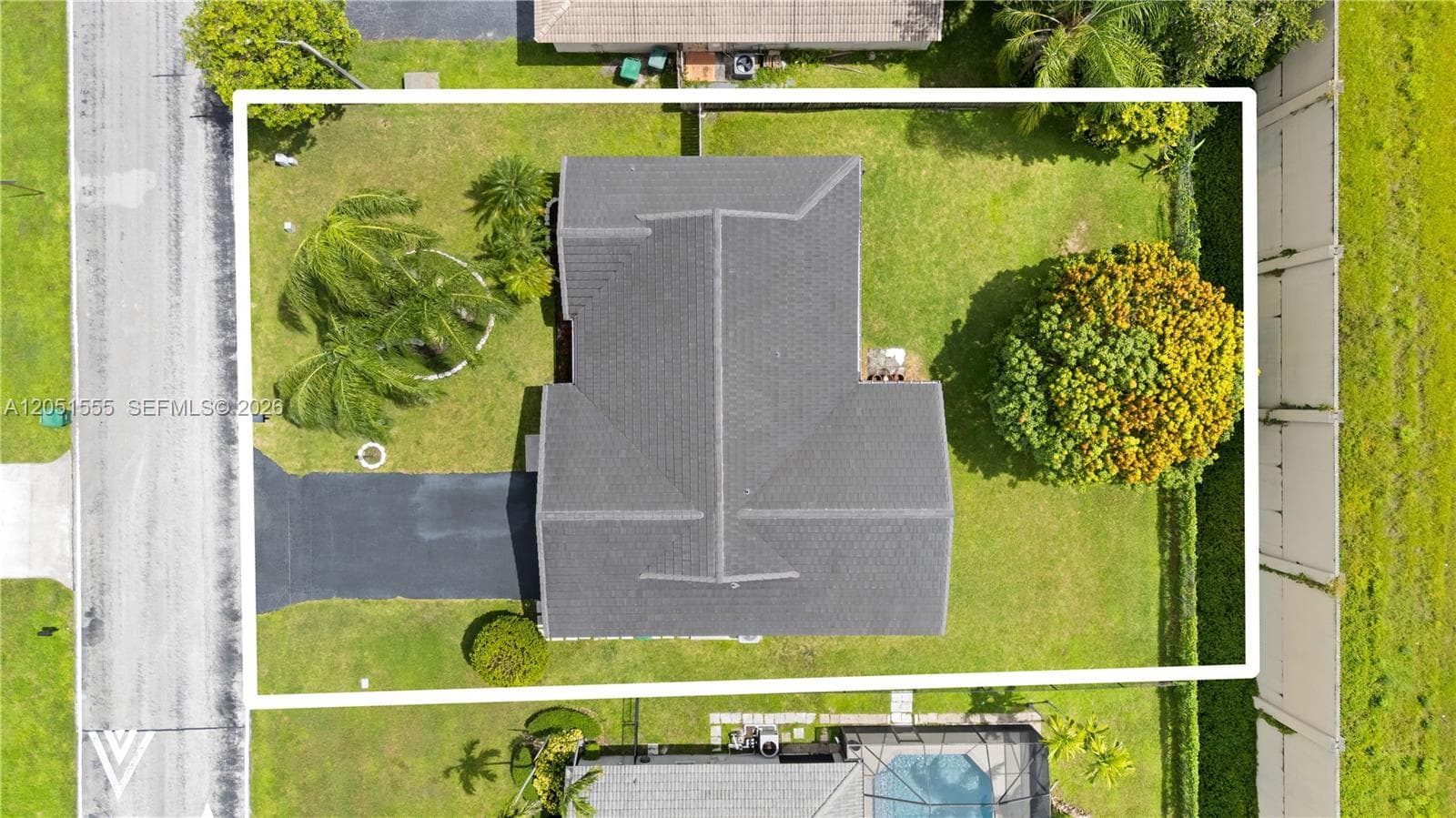5741 W Waterford Dr, Davie FL 33331 photo 3