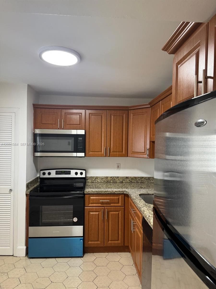 1401 NE 191st St # D108, Miami FL 33179 photo 3