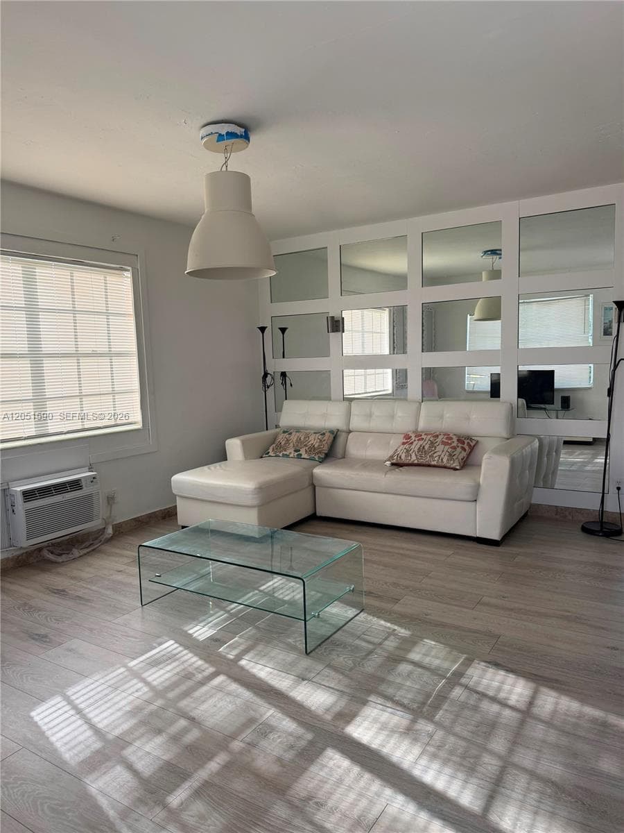 7800 Byron Ave, Miami Beach FL 33141