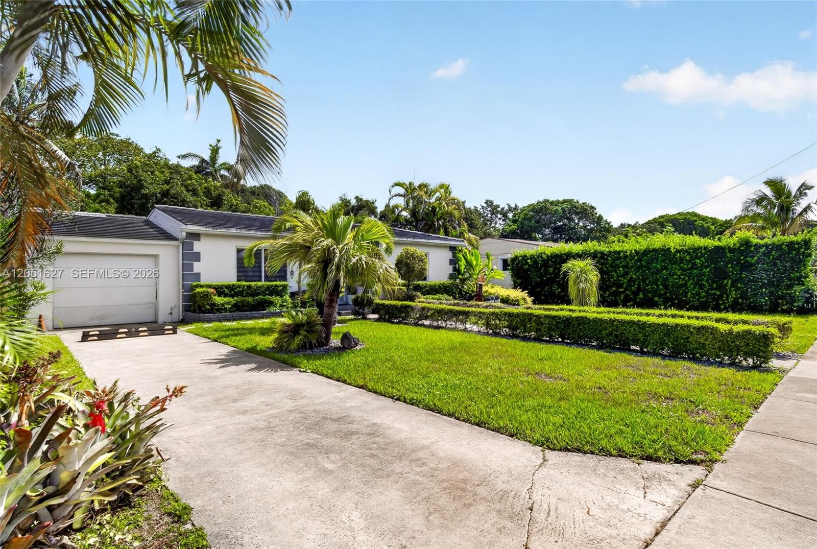 467 NE 129th St, North Miami FL 33161 photo 2