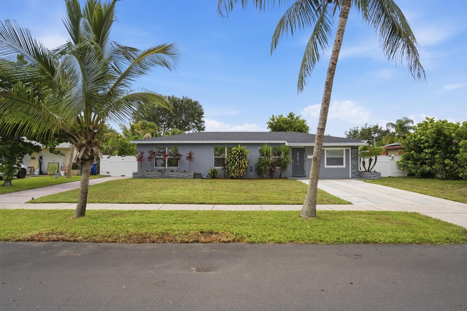 434 Australian Circle, Lake Park FL 33403 photo 4