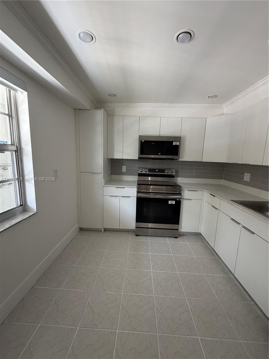 4007 N Cypress Dr # 203, Pompano Beach, FL 33069 photo 2