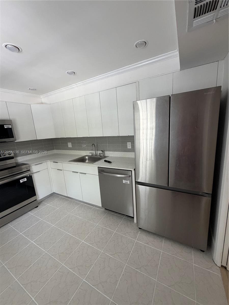 4007 N Cypress Dr # 203, Pompano Beach, FL 33069