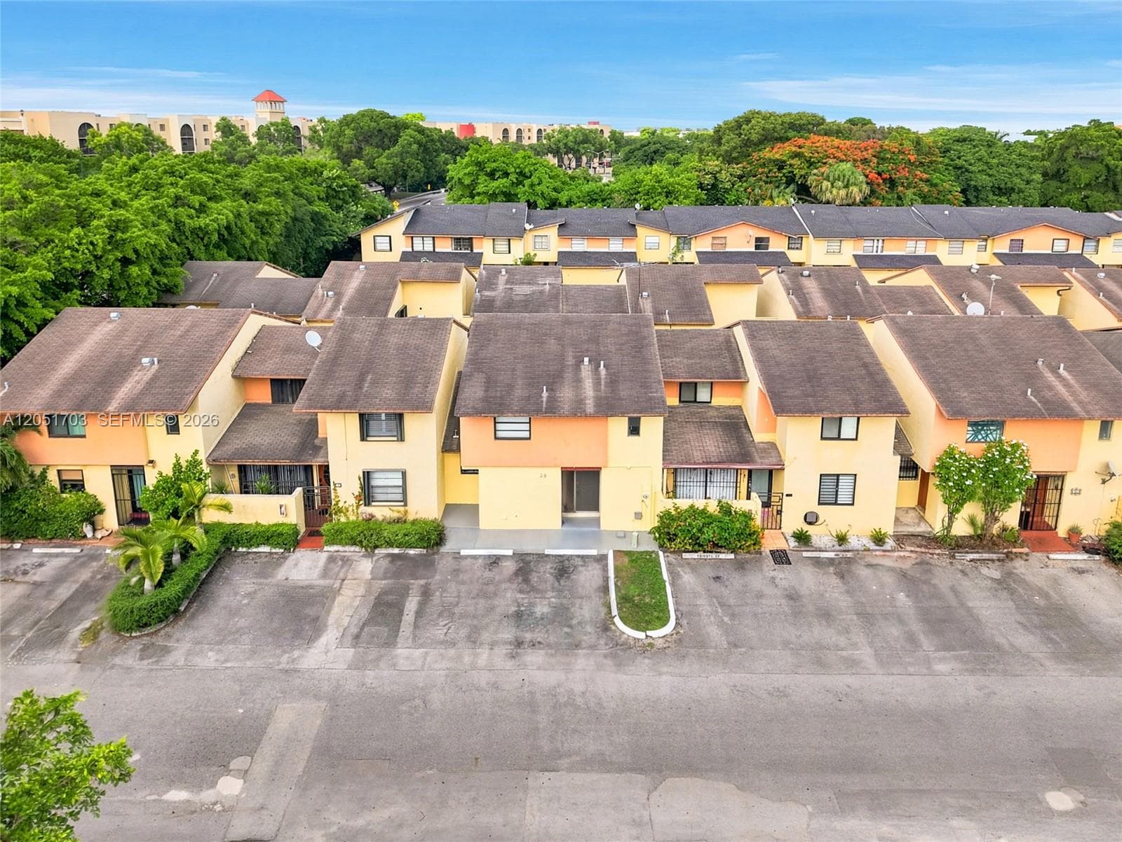 9674 Fontainebleau Blvd # 28, Miami FL 33172 photo 2