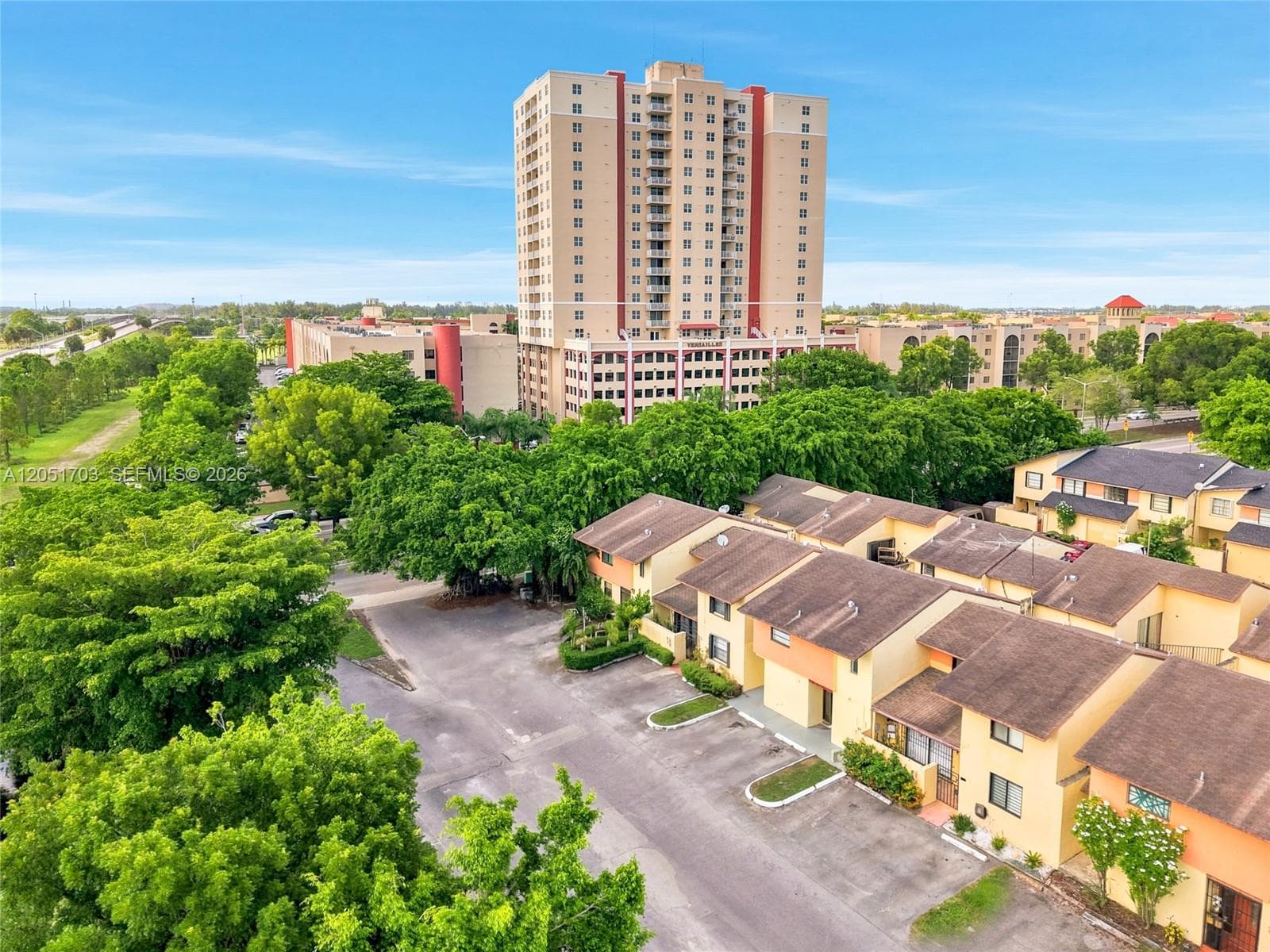 9674 Fontainebleau Blvd # 28, Miami FL 33172 photo 4