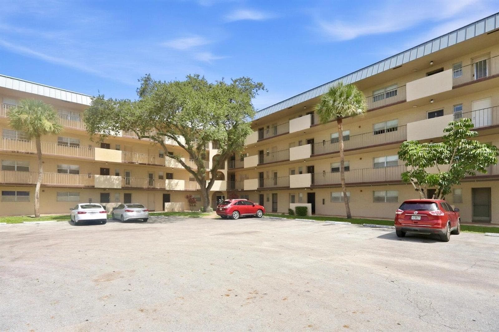 6301 N Falls Circle Drive # 111, Lauderhill FL 33319