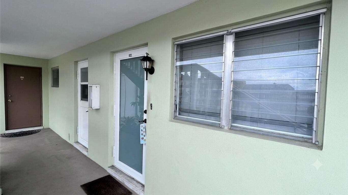960 Crystal Lake Drive # 104, Deerfield Beach FL 33064 photo 2