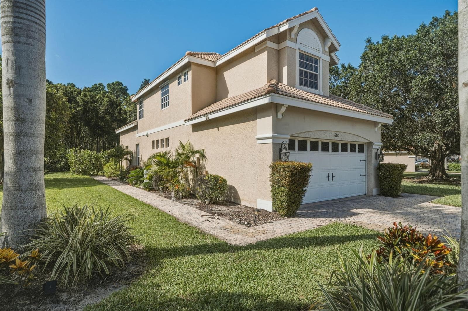 609 SW Saint Thomas Cove, Port St. Lucie FL 34986 photo 2
