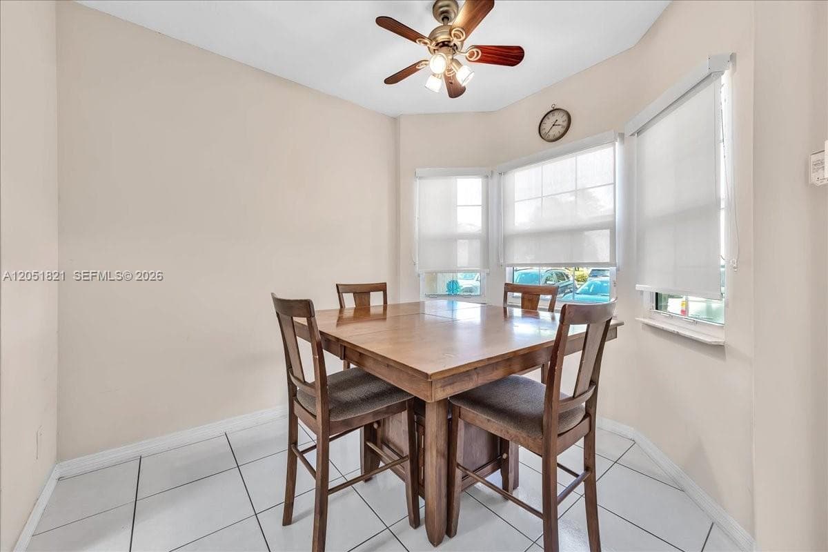 16138 Emerald Cove Rd, Weston FL 33331 photo 3