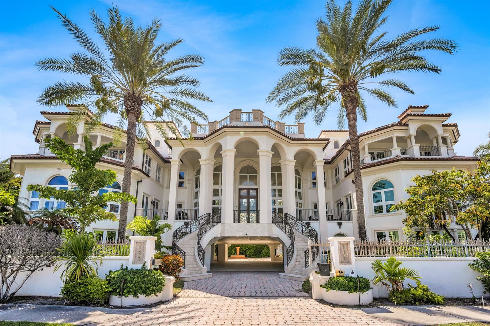 709 Idlewyld Drive, Fort Lauderdale FL 33301