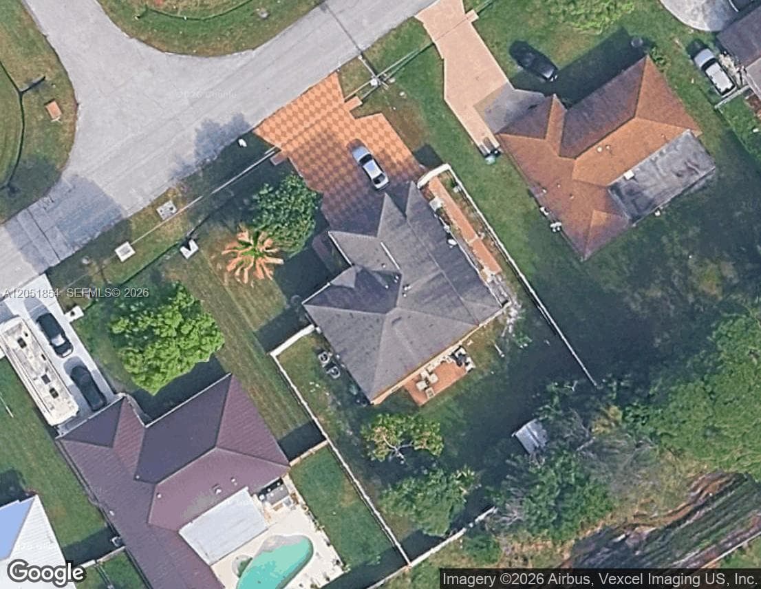 402 SE Crosspoint Dr, Port St. Lucie FL 34983