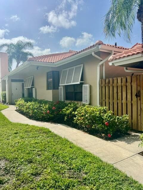 225 Old Meadow Way, Palm Beach Gardens FL 33418