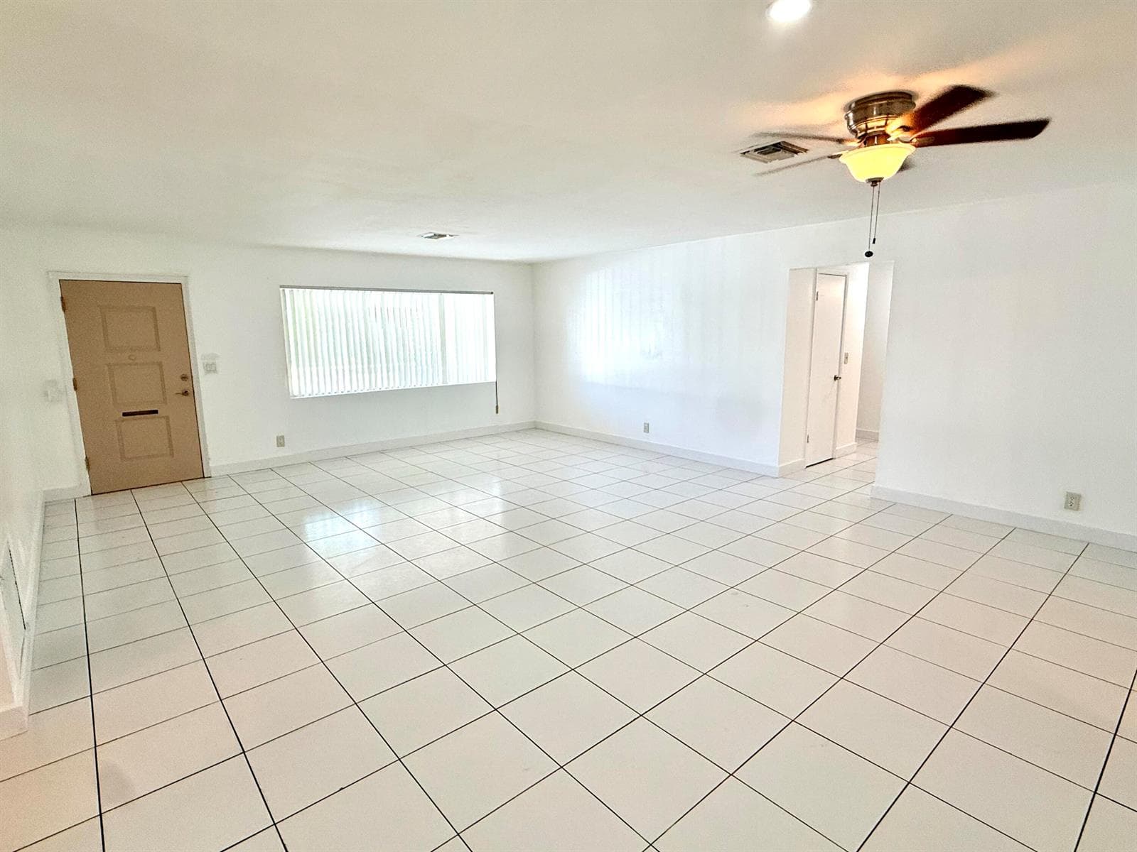118 SE 10th Court, Deerfield Beach FL 33441 photo 2