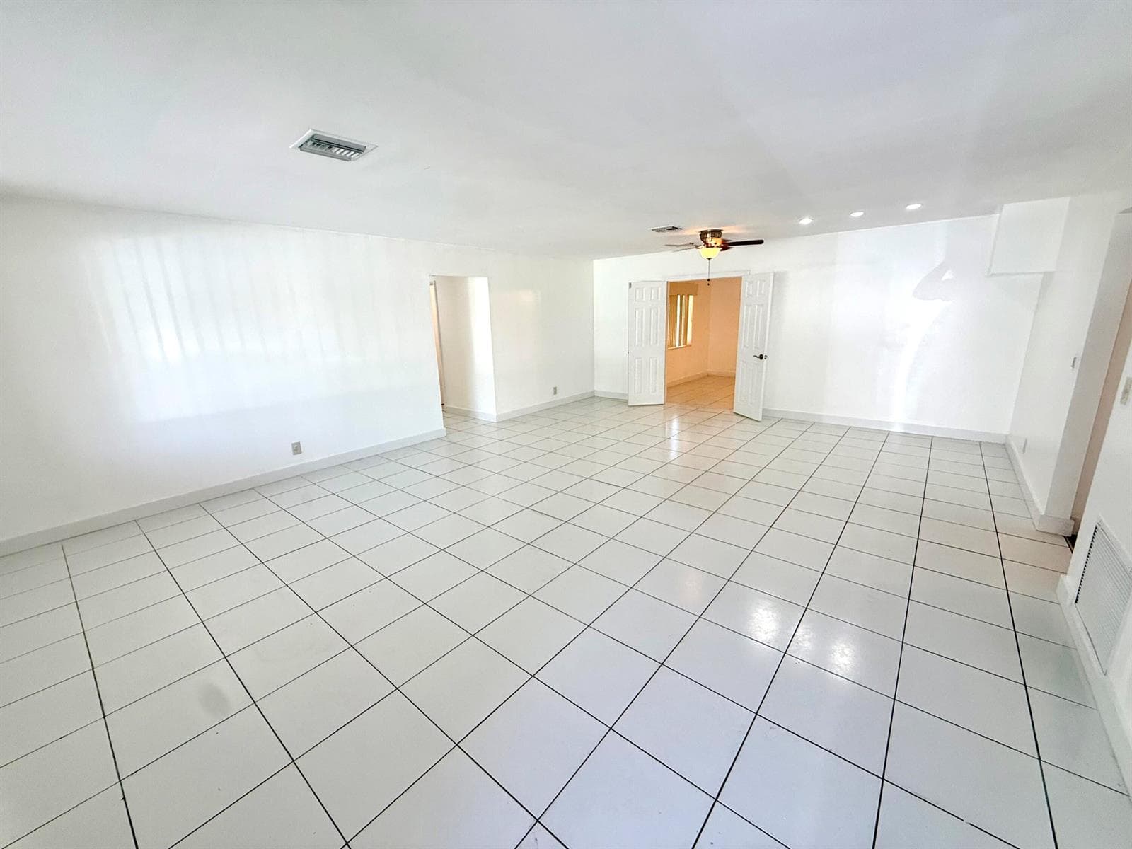 118 SE 10th Court, Deerfield Beach FL 33441 photo 3