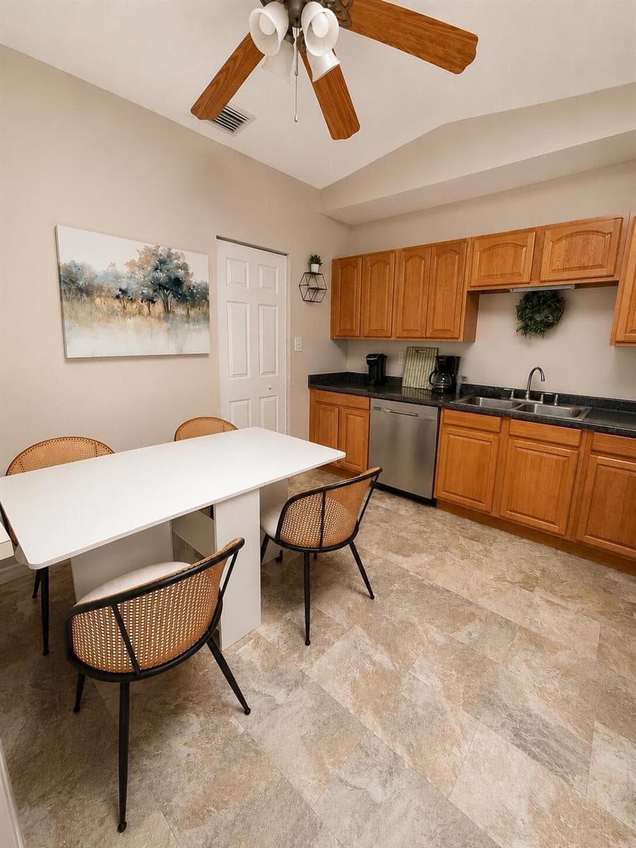 1433 Captains Walk # 18a, Fort Pierce FL 34950 photo 4