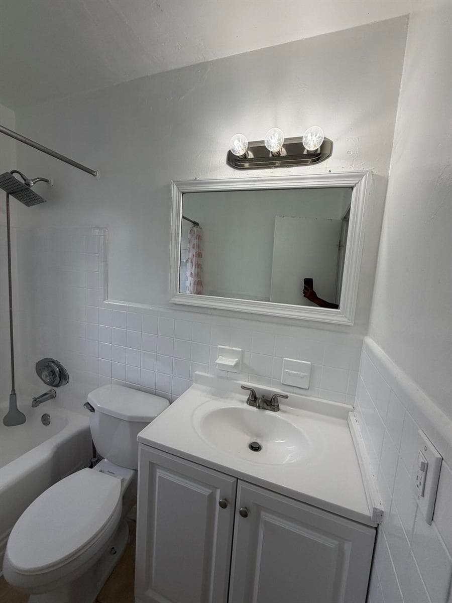 1409 NW 2nd Avenue, Fort Lauderdale FL 33311 photo 2