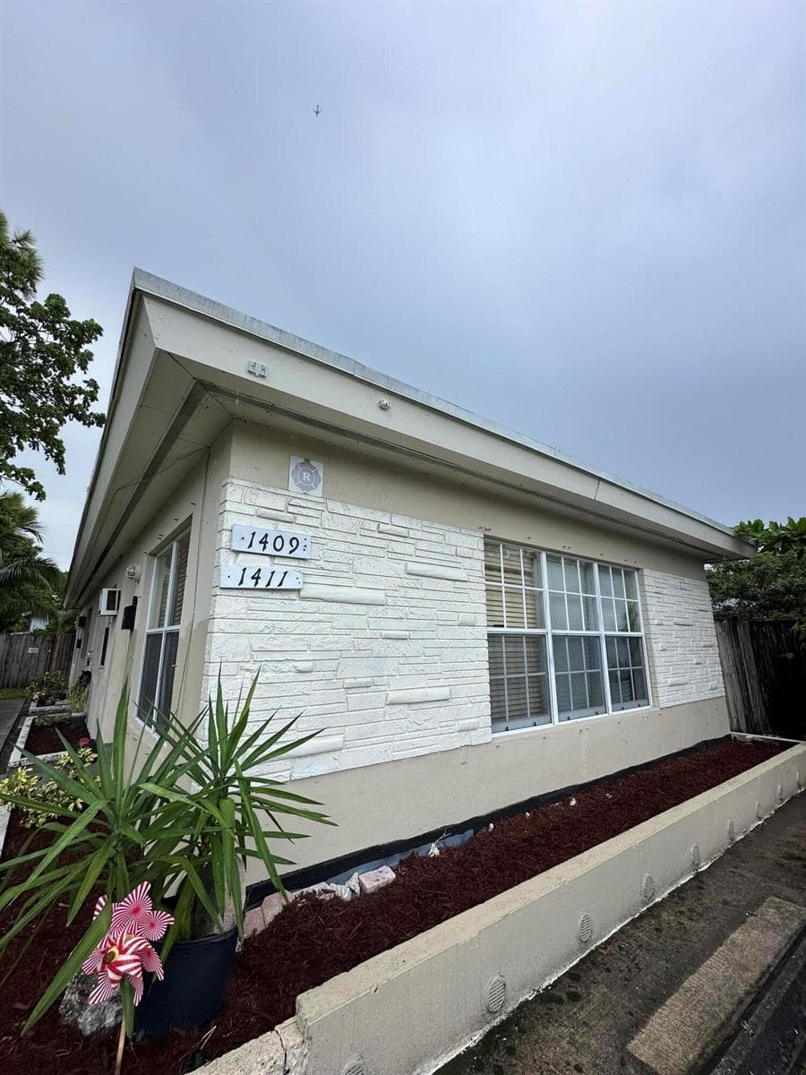 1409 NW 2nd Avenue, Fort Lauderdale FL 33311