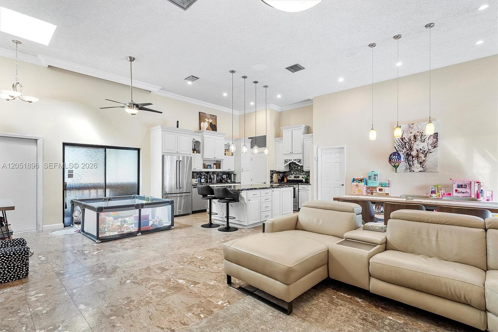 2707 S Parkview Dr, Hallandale Beach FL 33009 photo 3
