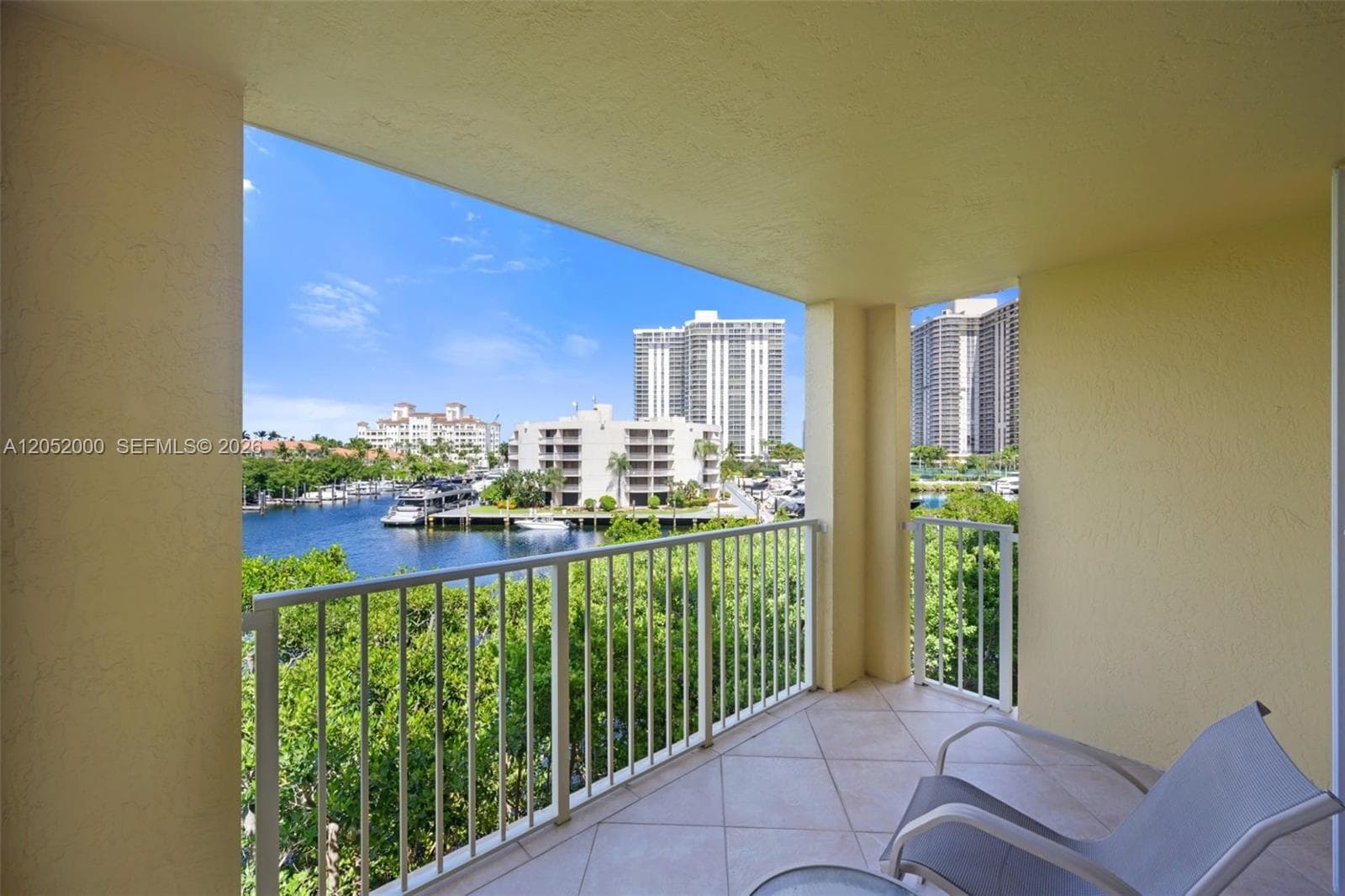 19999 E Country Club Dr # 1406, Aventura FL 33180 photo 2