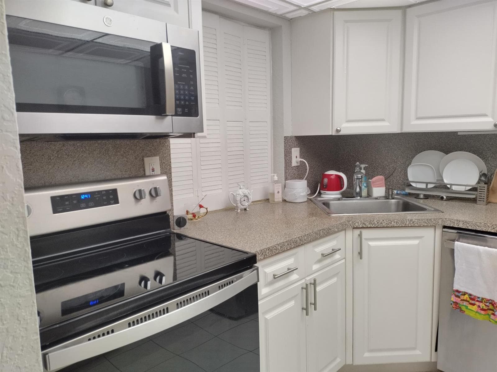 2101 Atlantic Shores Boulevard # 117, Hallandale Beach FL 33009 photo 4