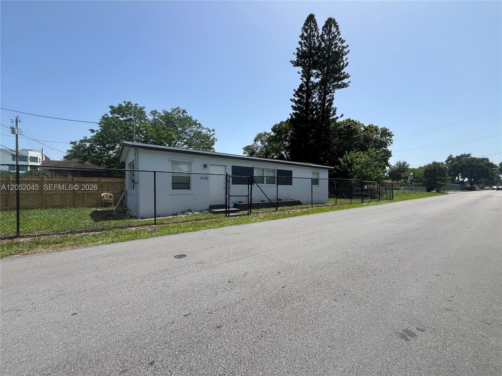 1430 NW 7th St, Fort Lauderdale FL 33311 photo 2